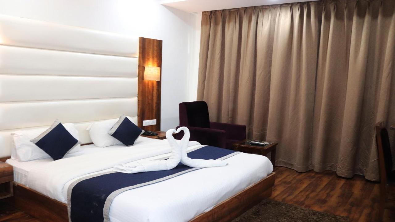 Ak Continental - Mcleodganj Otel Dharamshala Dış mekan fotoğraf