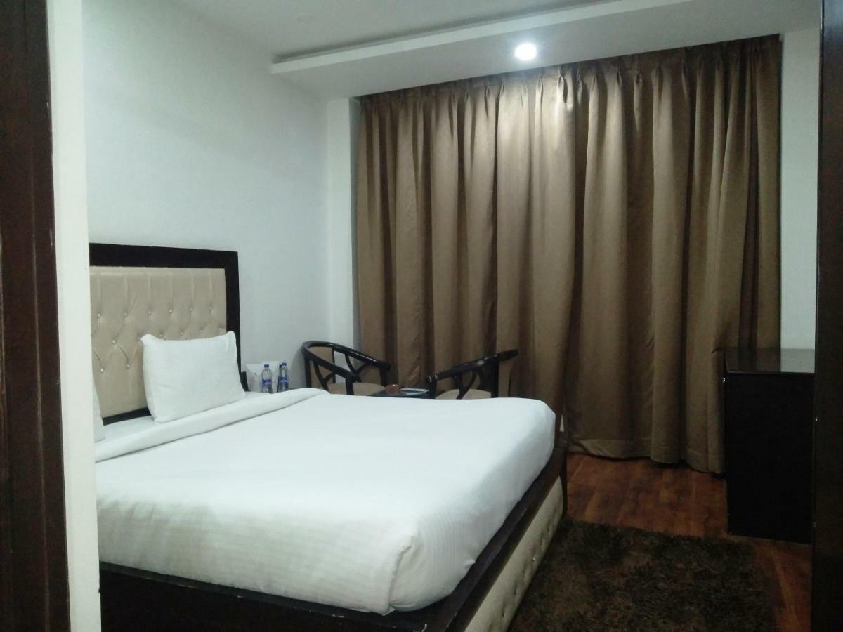 Ak Continental - Mcleodganj Otel Dharamshala Dış mekan fotoğraf