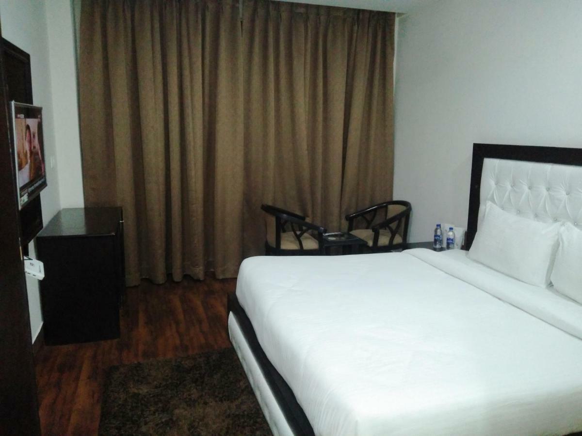 Ak Continental - Mcleodganj Otel Dharamshala Dış mekan fotoğraf