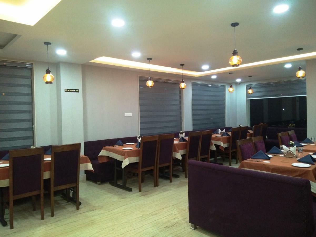 Ak Continental - Mcleodganj Otel Dharamshala Dış mekan fotoğraf