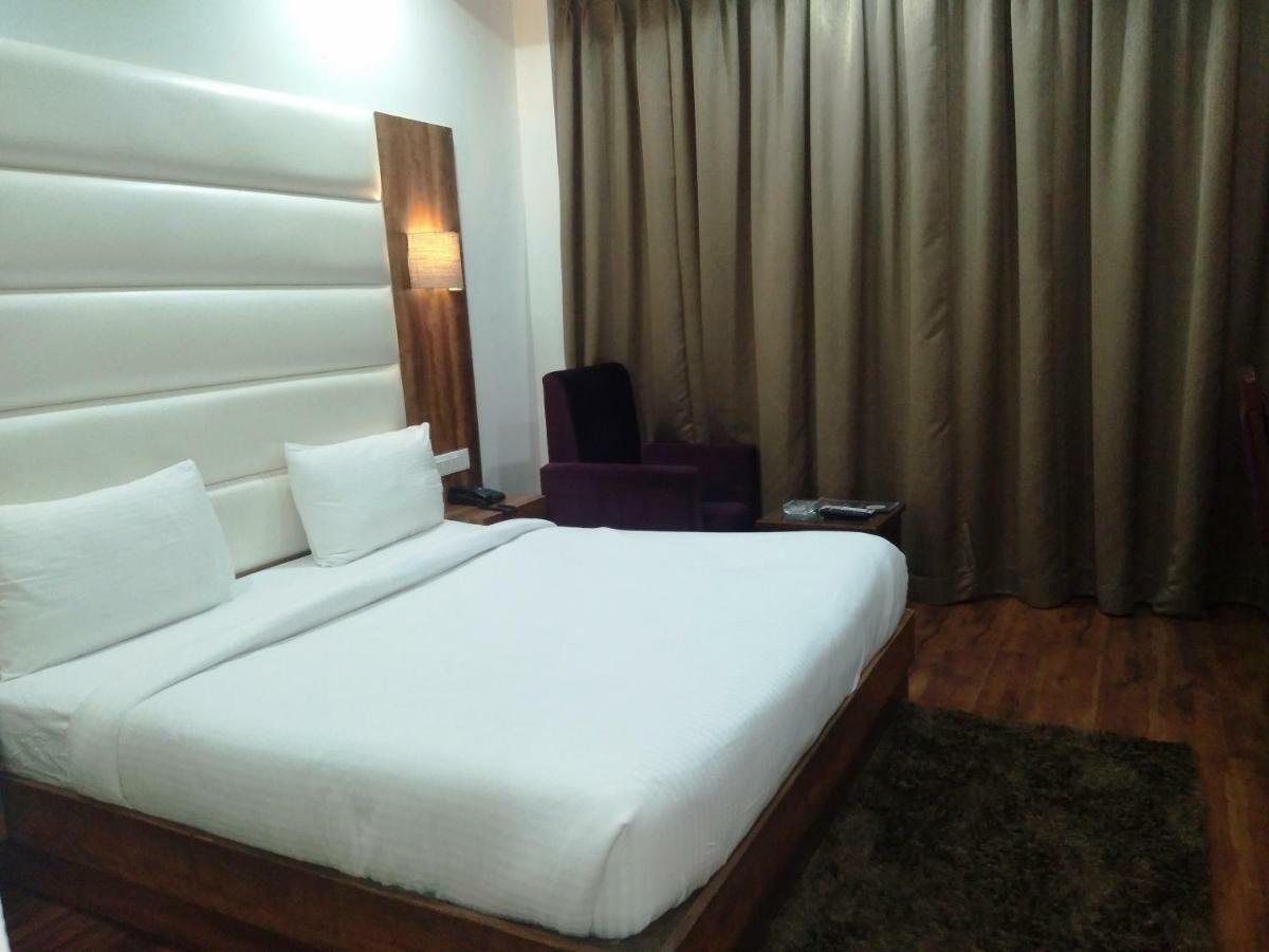 Ak Continental - Mcleodganj Otel Dharamshala Dış mekan fotoğraf